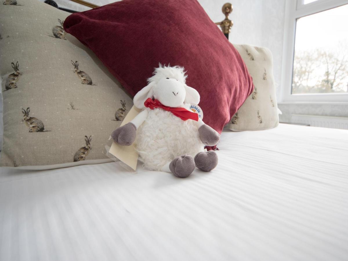Glenville House - Adults Only - Incl Free Off-Site Health Club With Swimming Pool, Hot Tub, Sauna & Steam Room 보우네스온윈더미어 외부 사진