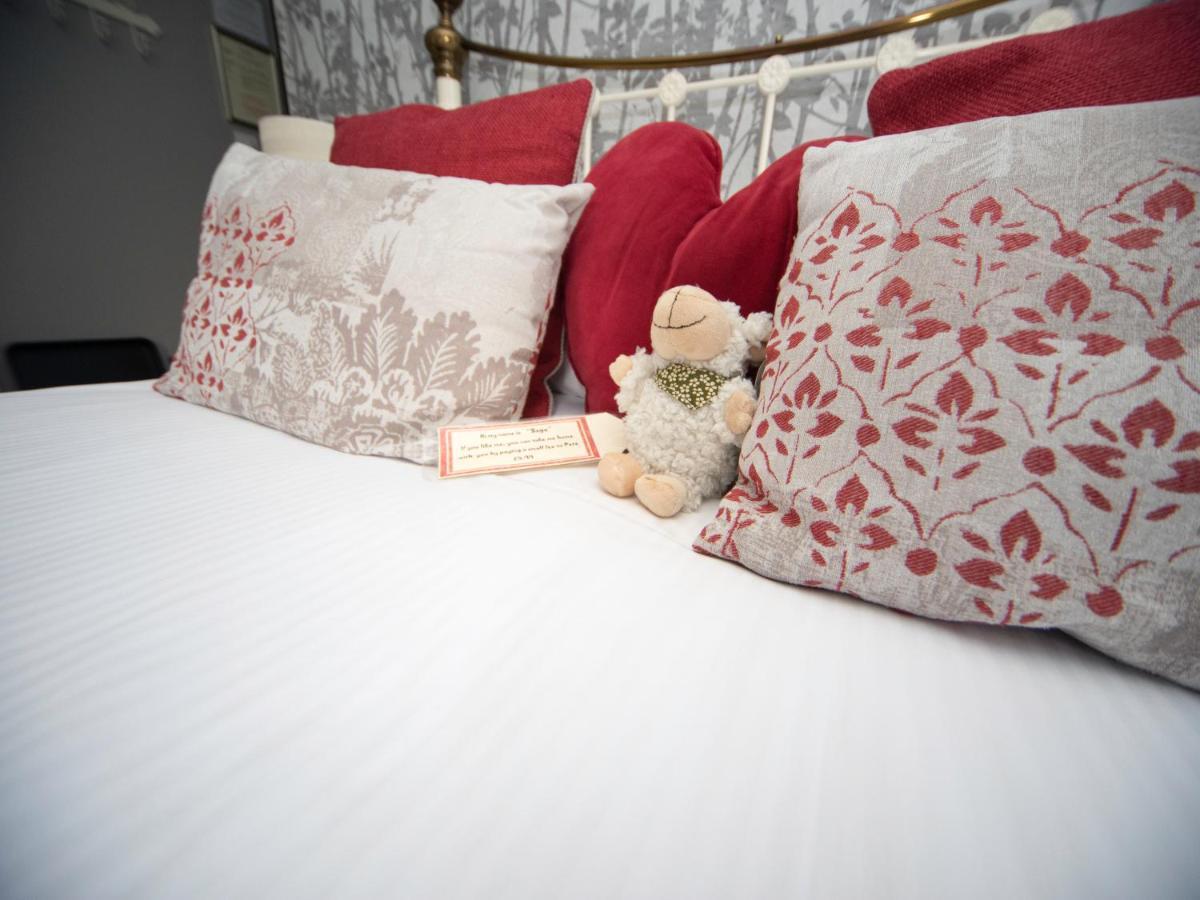 Glenville House - Adults Only - Incl Free Off-Site Health Club With Swimming Pool, Hot Tub, Sauna & Steam Room 보우네스온윈더미어 외부 사진
